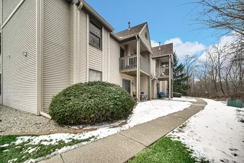 Exterior - 3603 Timberbridge Dr #E, Valparaiso, IN 46383 photo 2 of 6