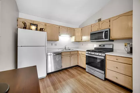 Kitchen - 3603 Timberbridge Dr #E, Valparaiso, IN 46383 photo 1 of 3