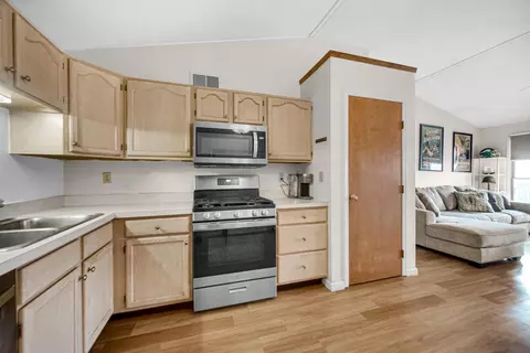Kitchen - 3603 Timberbridge Dr #E, Valparaiso, IN 46383 photo 2 of 3