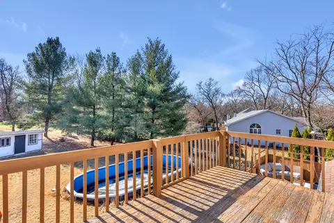 Exterior - 5351 E Honor Ave, De Motte, IN 46310 photo 5 of 9