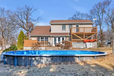 Exterior - 5351 E Honor Ave, De Motte, IN 46310 photo 7 of 9