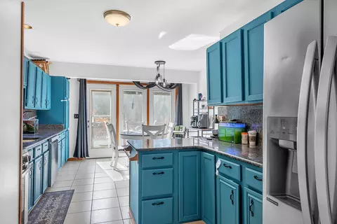 Kitchen - 5351 E Honor Ave, De Motte, IN 46310 photo 2 of 4