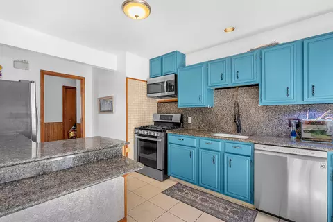 Kitchen - 5351 E Honor Ave, De Motte, IN 46310 photo 3 of 4