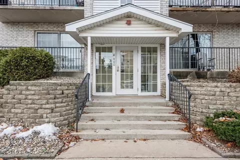 400 Sturdy Rd #8A, Valparaiso, IN 46383