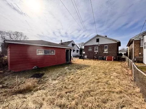 Exterior - 1717 W Taft St, Gary, IN 46404 photo 3 of 4