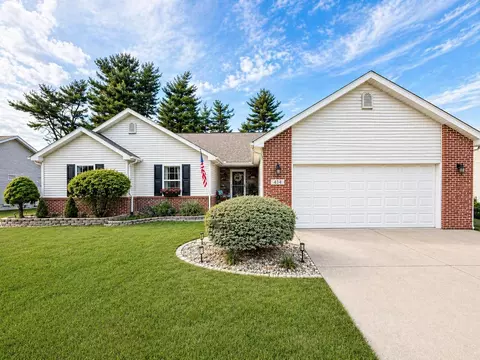 414 17th St, De Motte, IN 46310
