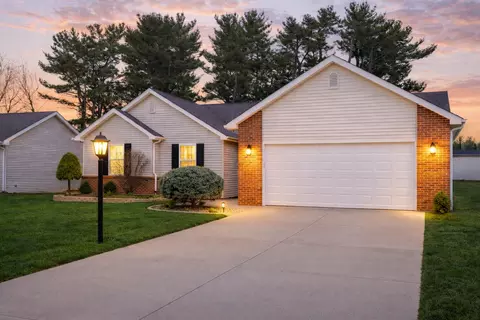 414 17th St, De Motte, IN 46310