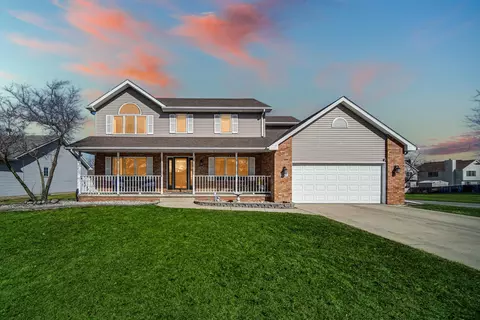 225 Beiriger Dr, Dyer, IN 46311