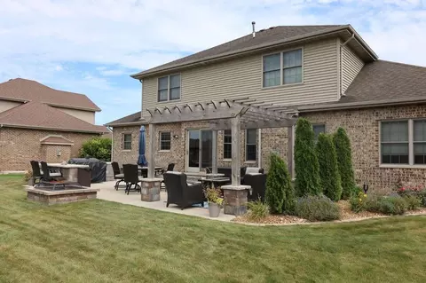 Exterior - 10406 Silver Maple Dr, Saint John, IN 46373 photo 5 of 6