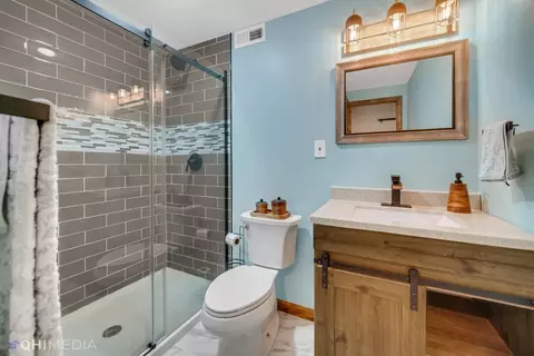 Bath - 10406 Silver Maple Dr, Saint John, IN 46373 photo 5 of 5
