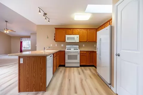 Kitchen - 648 Beech Ct, Lowell, IN 46356 photo 2 of 3