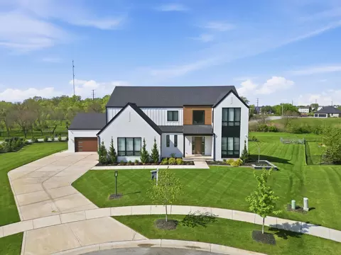 10092 Tall Grass Trl, Saint John, IN 46373