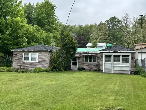 7692 N Huron Trl, Rolling Prairie, IN 46371