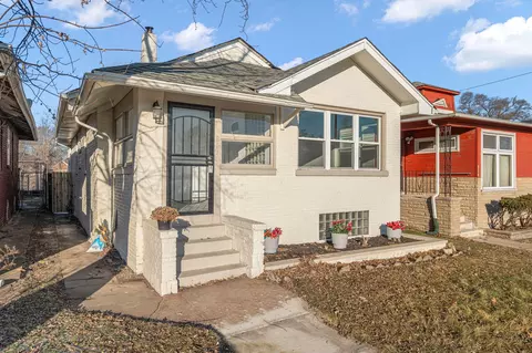 Exterior - 824 Johnson St, Gary, IN 46402 photo 2 of 6