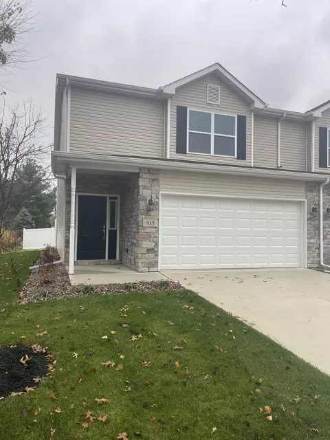 915 Paula Ct, Hobart, IN 46342