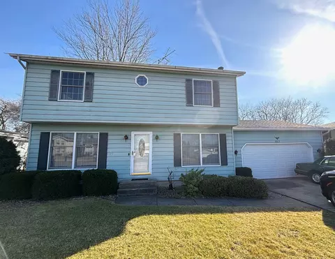 3863 Kingsway Dr, Crown Point, IN 46307