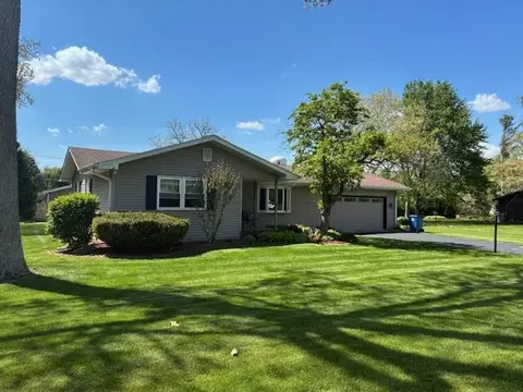 546 Gardenia St, De Motte, IN 46310