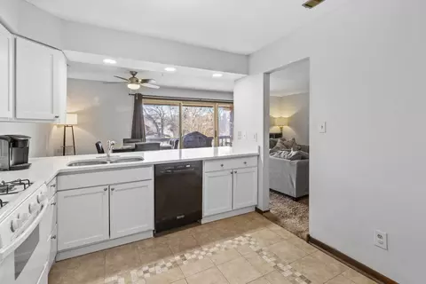 Kitchen - 2513 E Lakeshore Dr #7, Crown Point, IN 46307 photo 2 of 2