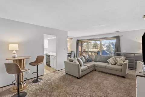 Living - 2513 E Lakeshore Dr #7, Crown Point, IN 46307 photo 1 of 2