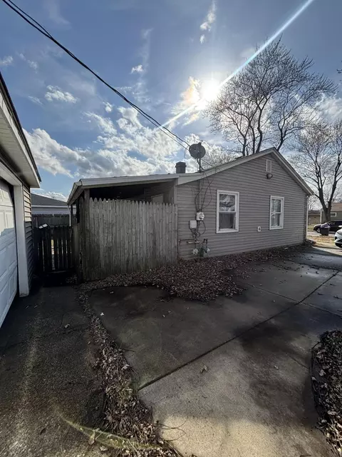 Exterior - 7717 Beech Ave, Hammond, IN 46324 photo 4 of 15