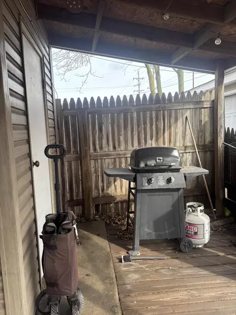 Exterior - 7717 Beech Ave, Hammond, IN 46324 photo 13 of 15