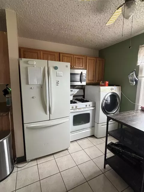 Kitchen - 7717 Beech Ave, Hammond, IN 46324 photo 1 of 3