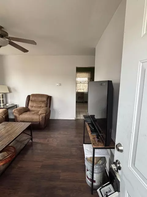 Entry Way - 7717 Beech Ave, Hammond, IN 46324 photo 1 of 8