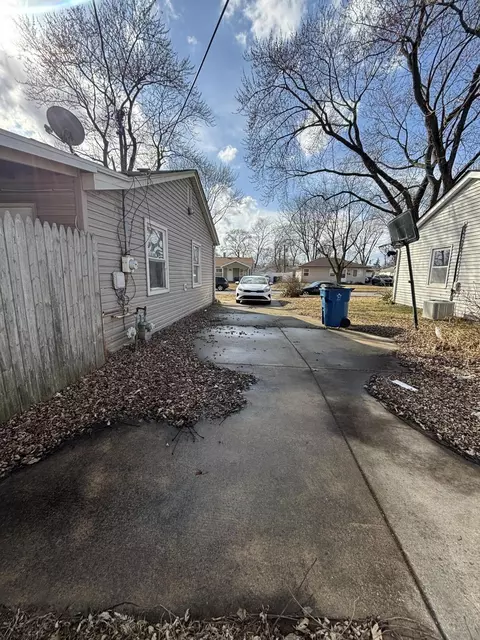 Exterior - 7717 Beech Ave, Hammond, IN 46324 photo 8 of 15