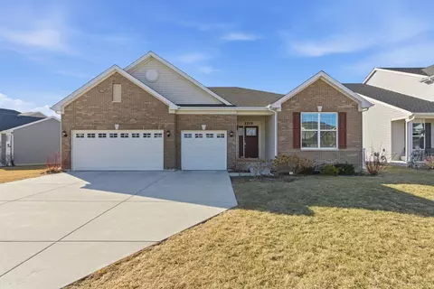 2215 E 109th Pl, Crown Point, IN 46307 photo 1