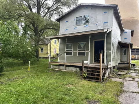 711 W 4th St, Michigan City, IN 46360