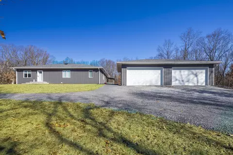 7251 N 200, Lake Village, IN 46349