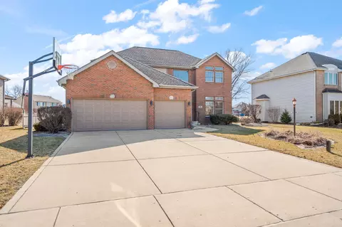 Exterior - 116 Salisbury Dr, Munster, IN 46321 photo 2 of 5