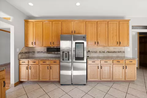 Kitchen - 116 Salisbury Dr, Munster, IN 46321 photo 3 of 5