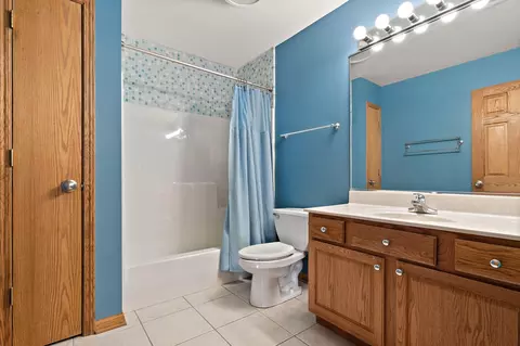 Bath - 116 Salisbury Dr, Munster, IN 46321 photo 4 of 6