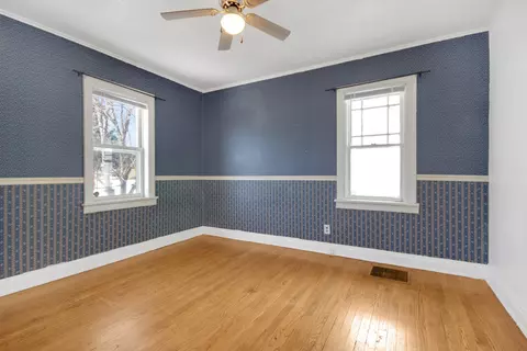Bedroom - 1944 Warwick Ave, Whiting, IN 46394 photo 1 of 2