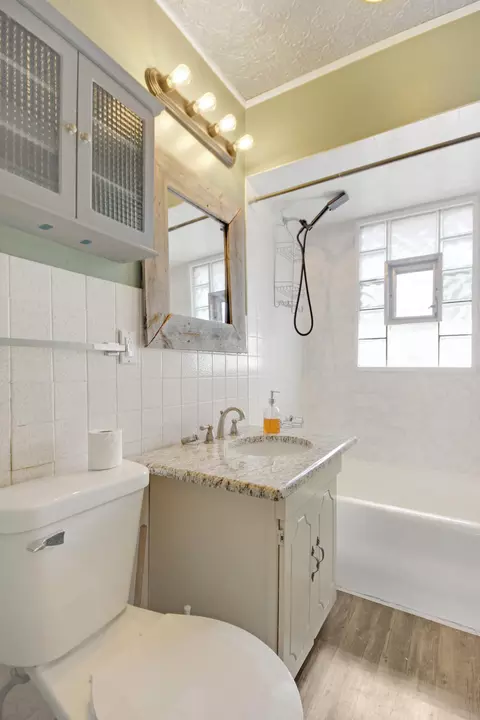 Bath - 1944 Warwick Ave, Whiting, IN 46394 photo 1 of 1