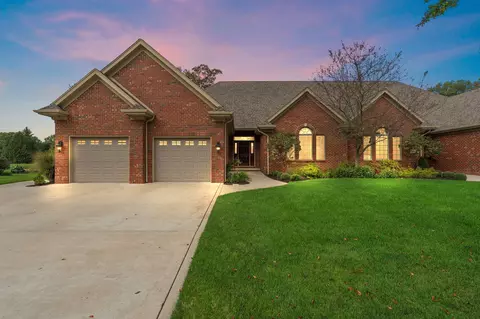 5708 Fountain View Dr, Wheatfield, IN 46392