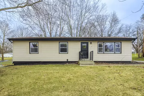 455 Marian Dr, Valparaiso, IN 46385