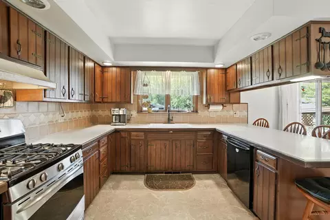 Kitchen - 1246 River Dr, Munster, IN 46321 photo 1 of 3
