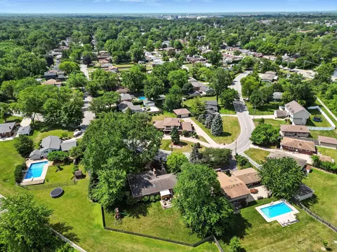 View/Area - 1246 River Dr, Munster, IN 46321 photo 4 of 5