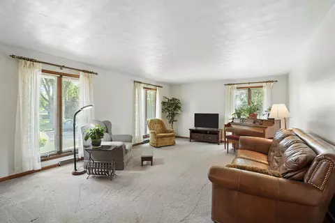 Living - 1246 River Dr, Munster, IN 46321 photo 1 of 2