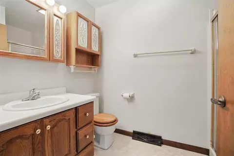 Bath - 1246 River Dr, Munster, IN 46321 photo 1 of 4