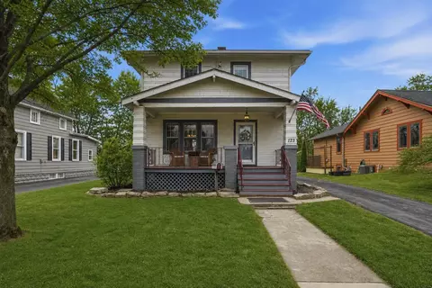 123 Elmwood Pl, Crown Point, IN 46307