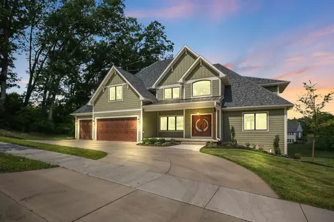 914 Lillian Russell Ct, Crown Point, IN 46307