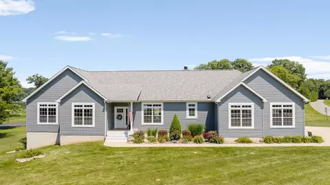 7395 E Hudson Pointe Ln, New Carlisle, IN 46552