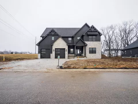 1651 Trailbrook Dr, Valparaiso, IN 46385 photo 2