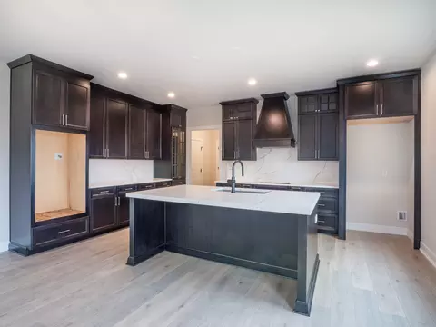 1651 Trailbrook Dr, Valparaiso, IN 46385 photo 12