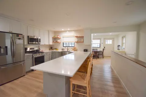 Kitchen - 8634 Monfort Dr, Saint John, IN 46373 photo 1 of 3
