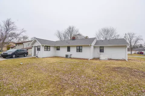 Exterior - 8634 Monfort Dr, Saint John, IN 46373 photo 5 of 7