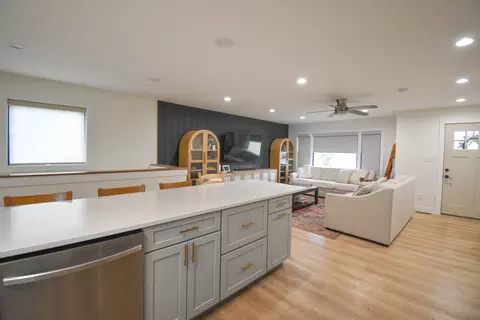 Kitchen - 8634 Monfort Dr, Saint John, IN 46373 photo 3 of 3